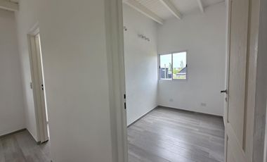Casa en VENTA, reciclada completamente en Ingeniero Maschwitz.