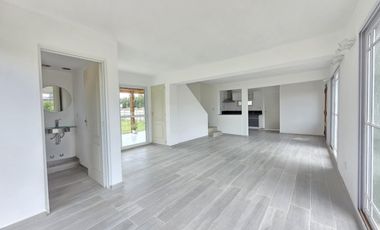 Casa en VENTA, reciclada completamente en Ingeniero Maschwitz.