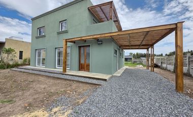 Casa en VENTA, reciclada completamente en Ingeniero Maschwitz.