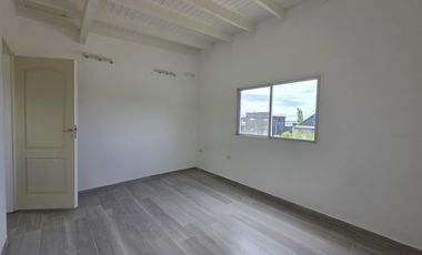Casa en VENTA, reciclada completamente en Ingeniero Maschwitz.