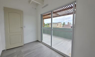 Casa en VENTA, reciclada completamente en Ingeniero Maschwitz.