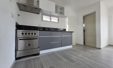 Casa en VENTA, reciclada completamente en Ingeniero Maschwitz.