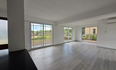 Casa en VENTA, reciclada completamente en Ingeniero Maschwitz.