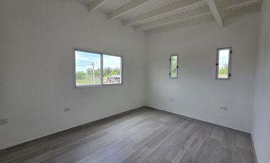 Casa en VENTA, reciclada completamente en Ingeniero Maschwitz.