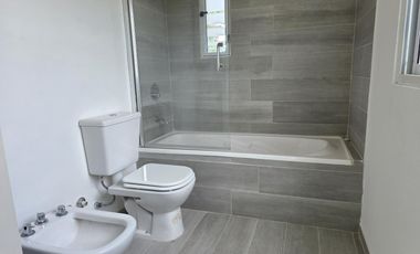 Casa en VENTA, reciclada completamente en Ingeniero Maschwitz.