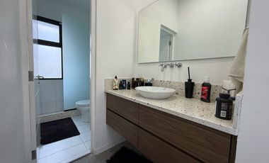 VENTA CASA 2 DORMITORIOS CON QUINCHO Y PILETA EN TDS1, ROLDAN