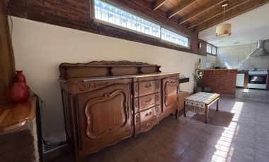 Oportunidad PH pasillo 4 ambientes planta baja, 3 dormitorios y patio en Lomas de Zamora Oeste