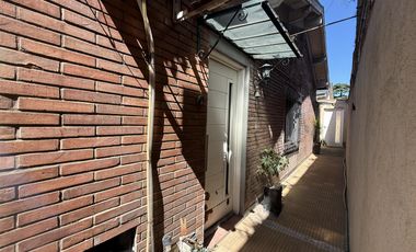 Oportunidad PH pasillo 4 ambientes planta baja, 3 dormitorios y patio en Lomas de Zamora Oeste