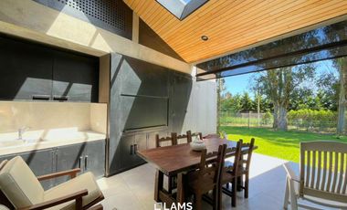 Venta - Casa 4 ambientes - Barrio Barrancas de San Benito