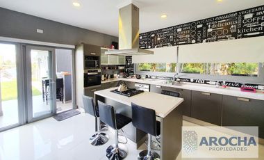 Casa en venta Nuevo Quilmes a la LAGUNA CENTRAL