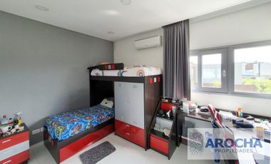 Casa en venta Nuevo Quilmes a la LAGUNA CENTRAL