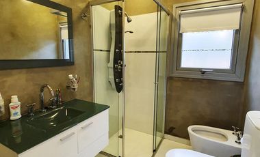 Casa en venta Nuevo Quilmes a la LAGUNA CENTRAL