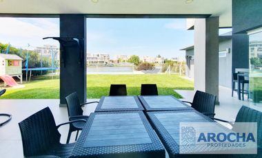 Casa en venta Nuevo Quilmes a la LAGUNA CENTRAL