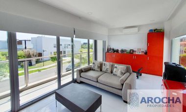 Casa en venta Nuevo Quilmes a la LAGUNA CENTRAL