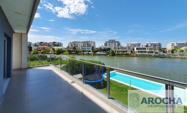 Casa en venta Nuevo Quilmes a la LAGUNA CENTRAL