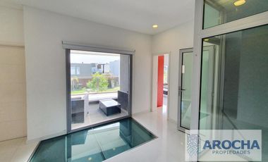 Casa en venta Nuevo Quilmes a la LAGUNA CENTRAL