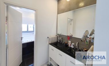 Casa en venta Nuevo Quilmes a la LAGUNA CENTRAL