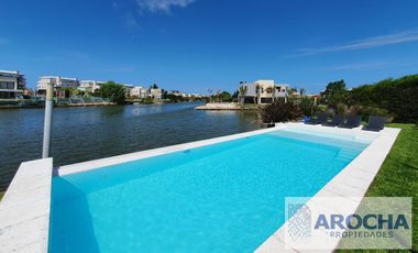 Casa en venta Nuevo Quilmes a la LAGUNA CENTRAL