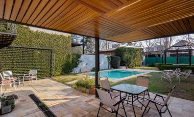 Venta / Permuta. Casa 3 dormitorios con pileta. Barrio Abierto Las Pérgolas. Soldini