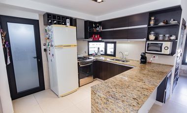 Venta / Permuta. Casa 3 dormitorios con pileta. Barrio Abierto Las Pérgolas. Soldini