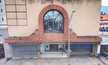 Edificio Comercial en Mitras Sur