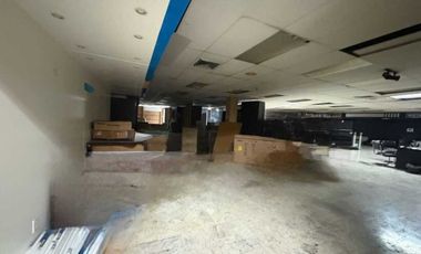 Edificio Comercial en Mitras Sur