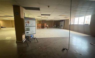 Edificio Comercial en Mitras Sur