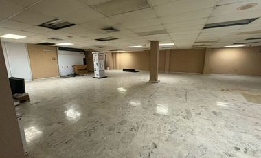 Edificio Comercial en Mitras Sur