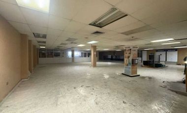 Edificio Comercial en Mitras Sur