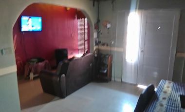 VENDE CASA DOS FAMILIAS