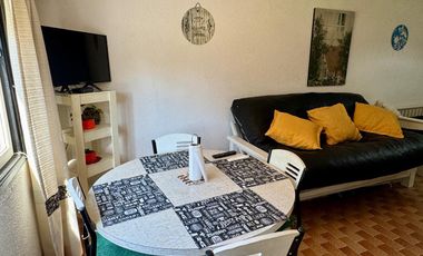 VENTA - DEPTO UN AMBIENTE EN SAN BERNARDO - A TRES CUADRAS DEL MAR.-