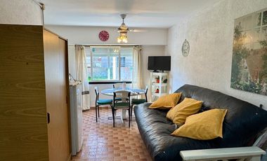 VENTA - DEPTO UN AMBIENTE EN SAN BERNARDO - A TRES CUADRAS DEL MAR.-