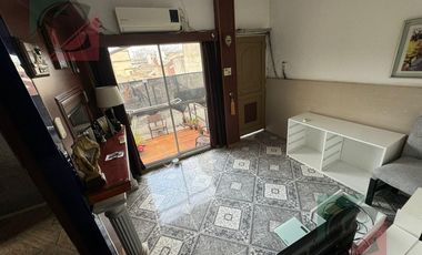 PH 5 ambientes en dos plantas en Remedios De Escalada