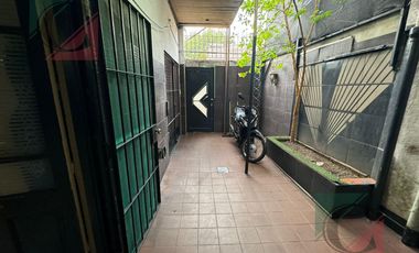 PH 5 ambientes en dos plantas en Remedios De Escalada