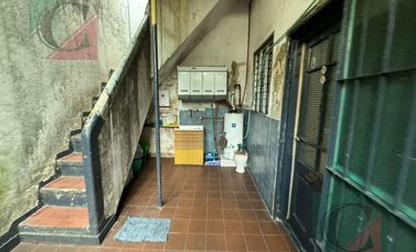 PH 5 ambientes en dos plantas en Remedios De Escalada