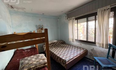 VENTA DE CASA MULTIFAMILIAR  CON 3 DEPARTAMENTOS EN MAR DE AJO