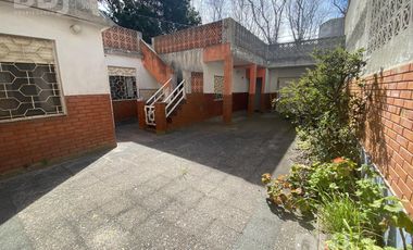 VENTA DE CASA MULTIFAMILIAR  CON 3 DEPARTAMENTOS EN MAR DE AJO
