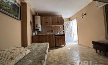 VENTA DE CASA MULTIFAMILIAR  CON 3 DEPARTAMENTOS EN MAR DE AJO