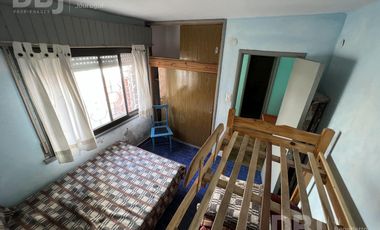 VENTA DE CASA MULTIFAMILIAR  CON 3 DEPARTAMENTOS EN MAR DE AJO