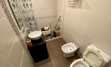 CASA 3 DORMITORIOS CON PILETA EN FISHERTON