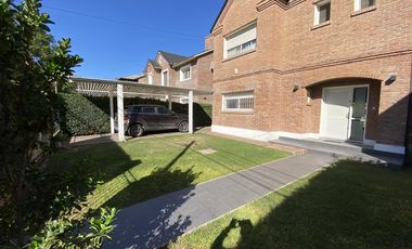 CASA 3 DORMITORIOS CON PILETA EN FISHERTON