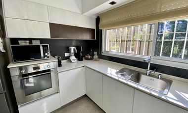 CASA 3 DORMITORIOS CON PILETA EN FISHERTON