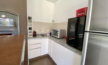 CASA 3 DORMITORIOS CON PILETA EN FISHERTON