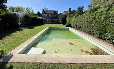 CASA 3 DORMITORIOS CON PILETA EN FISHERTON