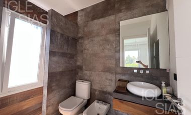 Casa en venta y alquiler en Los Castores, Nordelta