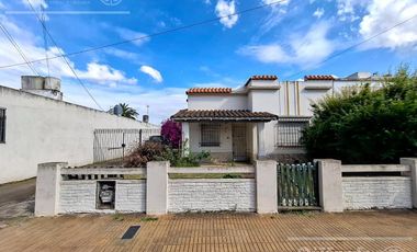 Casa 4 Ambientes en venta en Berazategui Centro - 300 m2 - Ideal primera vivienda