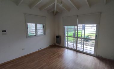 CHALET 6 AMBIENTES SOBRE AMPLIO LOTE DE TERRENO