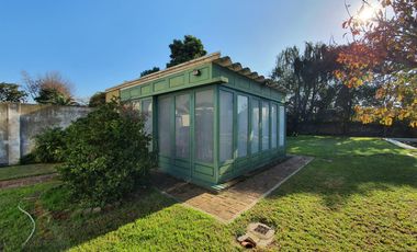 CASA EDIFICADA SOBRE UN LOTE DE 1100 M2