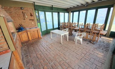 CASA EDIFICADA SOBRE UN LOTE DE 1100 M2