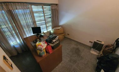 CASA EDIFICADA SOBRE UN LOTE DE 1100 M2